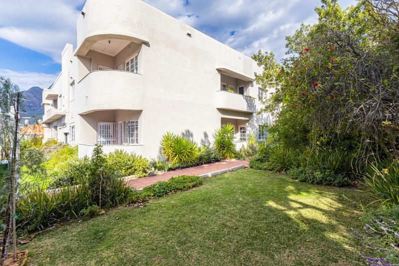 2 Bedroom Property for Sale in Tamboerskloof Western Cape